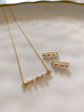 Load image into Gallery viewer, Textured Mini Bar Necklace | Pearl
